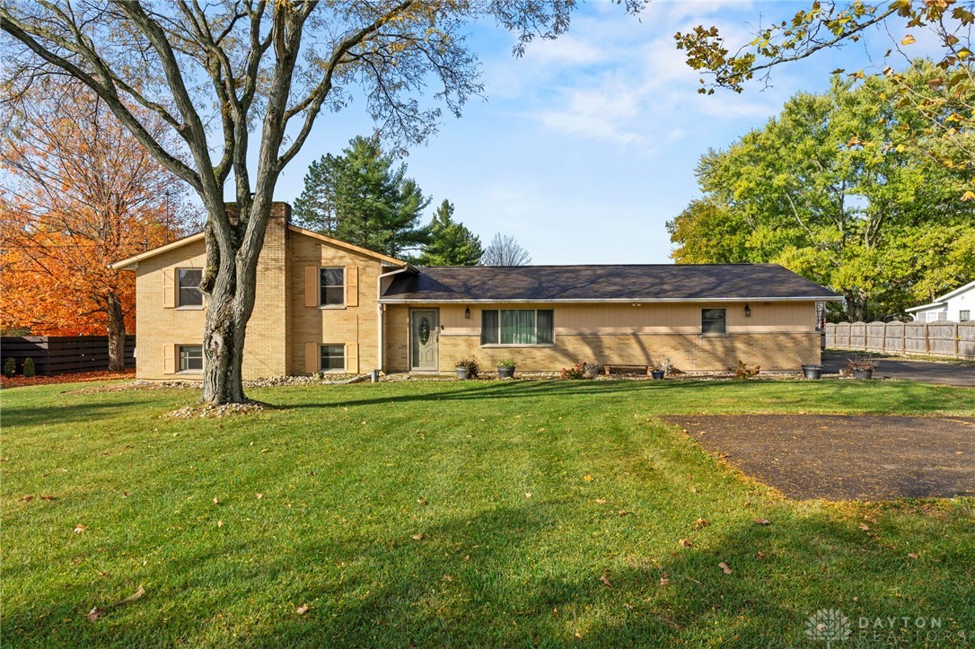 3555 Miller Road, Springfield, Ohio image 1