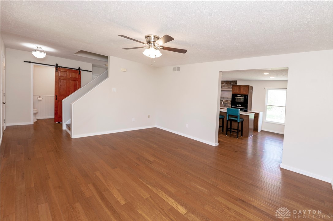 1426 Sand Stone Court, Bellbrook, Ohio image 4