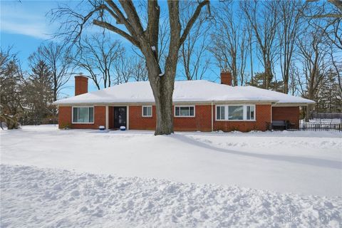 Photo of 4033 Stonehaven Road, Kettering, OH 45429 (MLS # 951600)