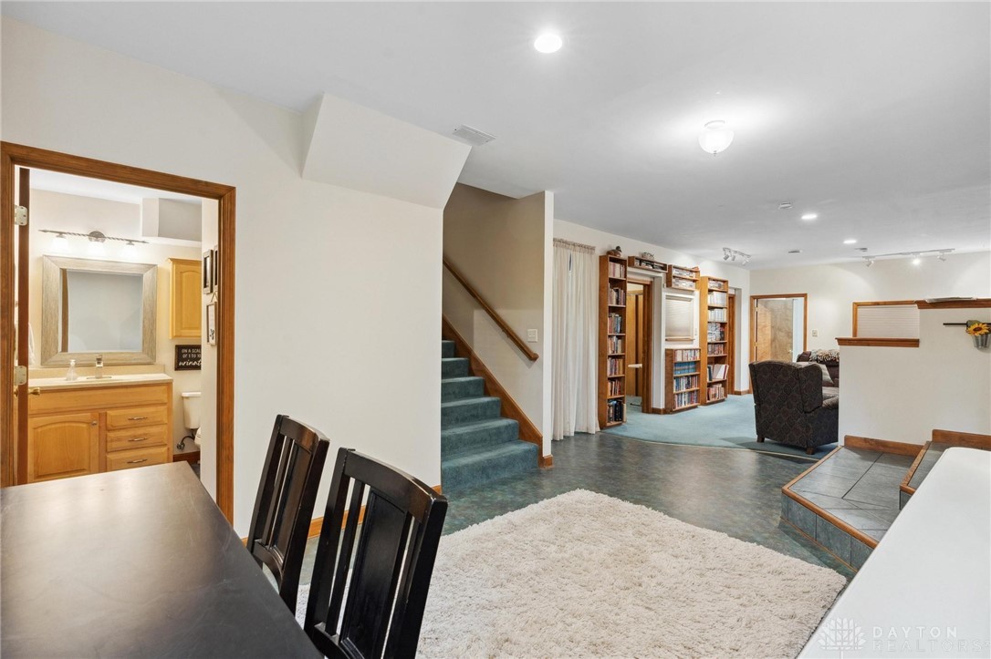 402 Wilson Park Drive, Miamisburg, Ohio image 24
