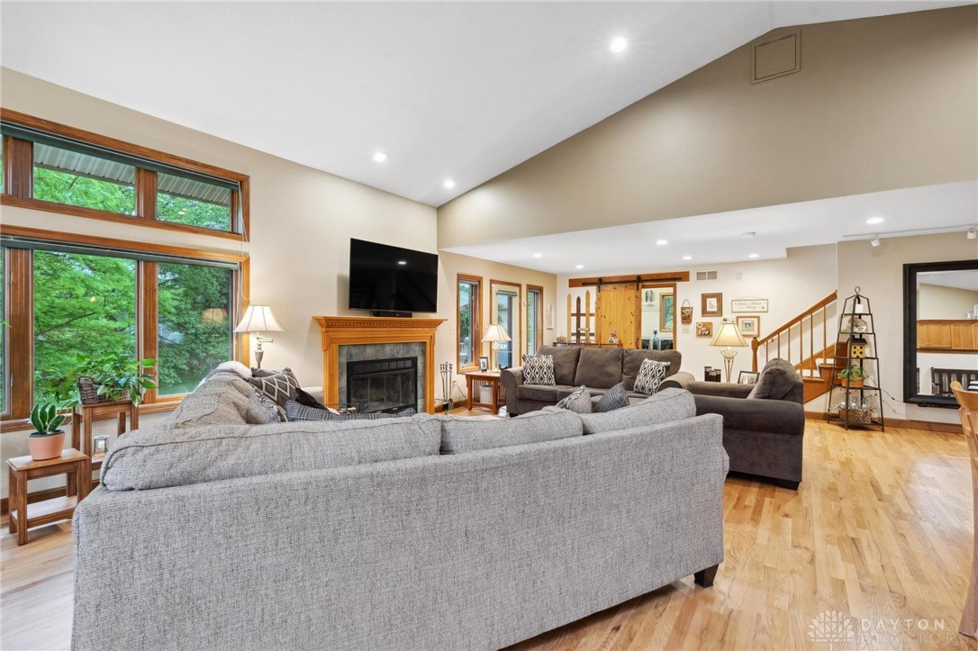 402 Wilson Park Drive, Miamisburg, Ohio image 4