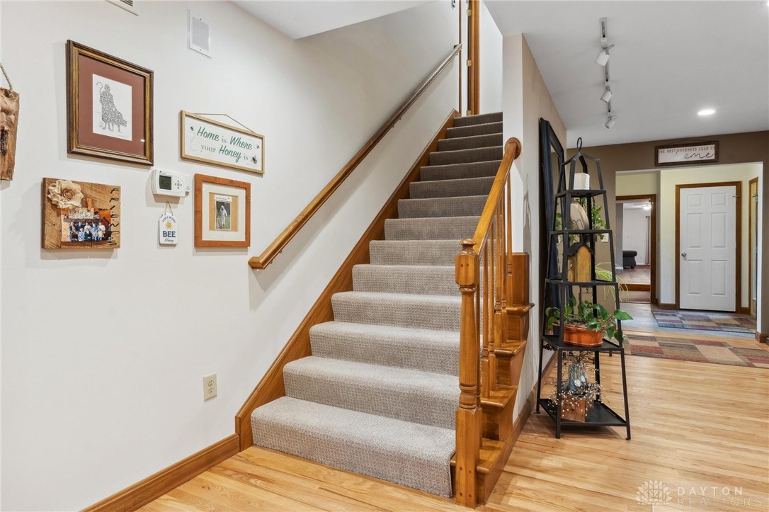 402 Wilson Park Drive, Miamisburg, Ohio image 16
