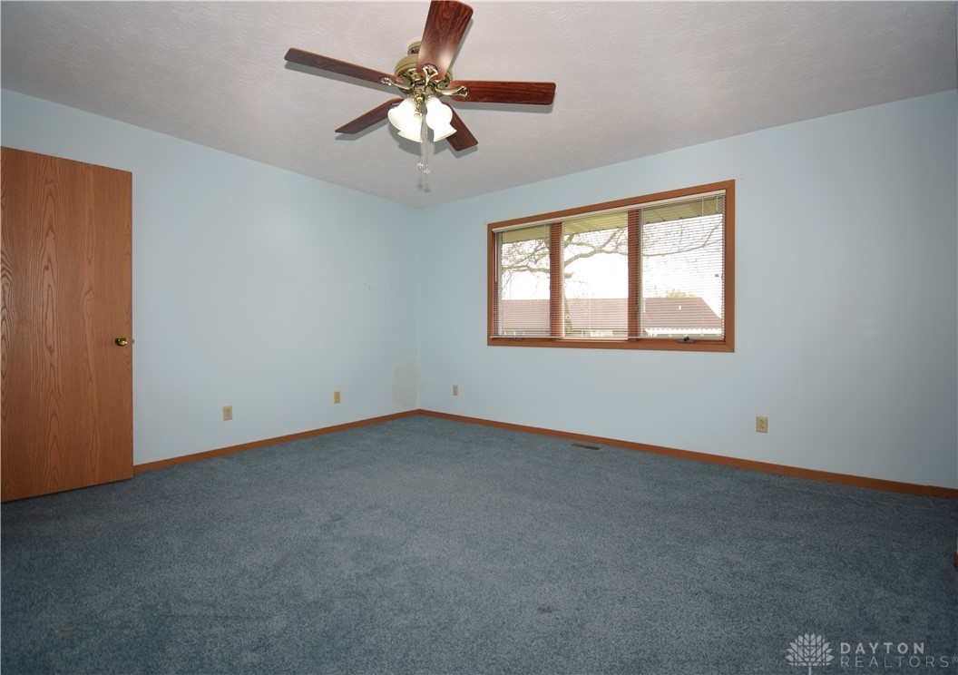 1035 Bradford Drive, Springfield, Ohio image 15