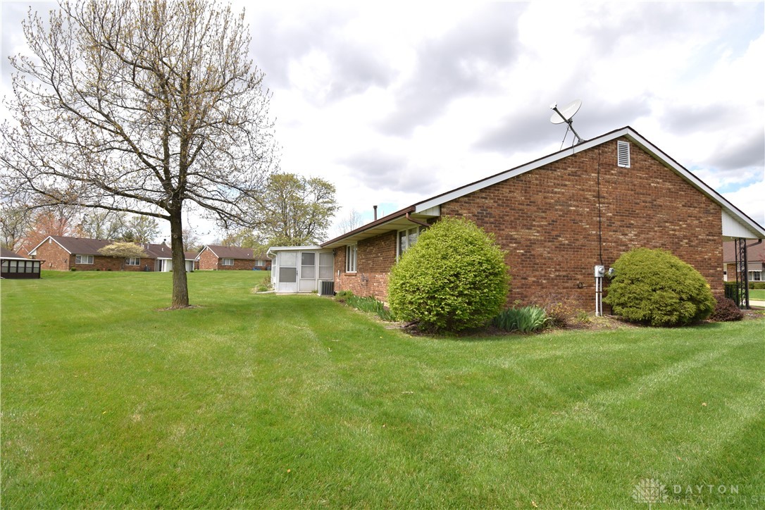 1035 Bradford Drive, Springfield, Ohio image 26