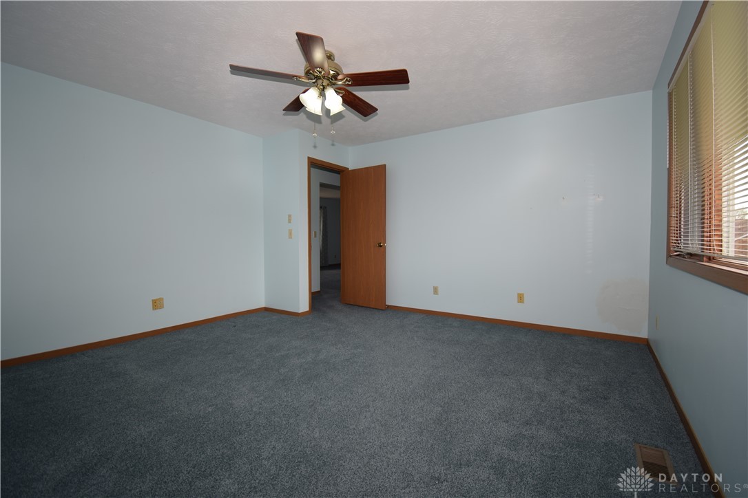 1035 Bradford Drive, Springfield, Ohio image 14