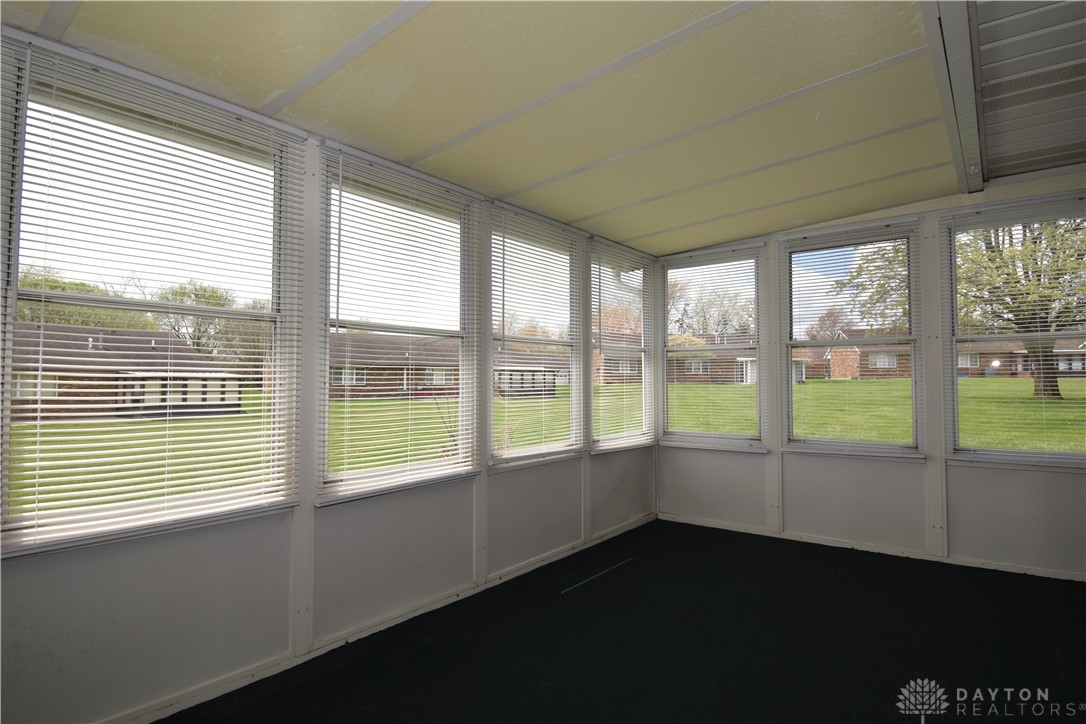 1035 Bradford Drive, Springfield, Ohio image 24