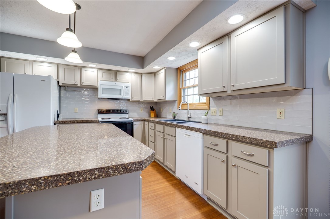1795 Ashley Drive, Miamisburg, Ohio image 18