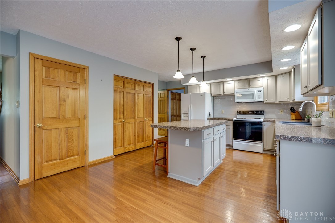 1795 Ashley Drive, Miamisburg, Ohio image 16