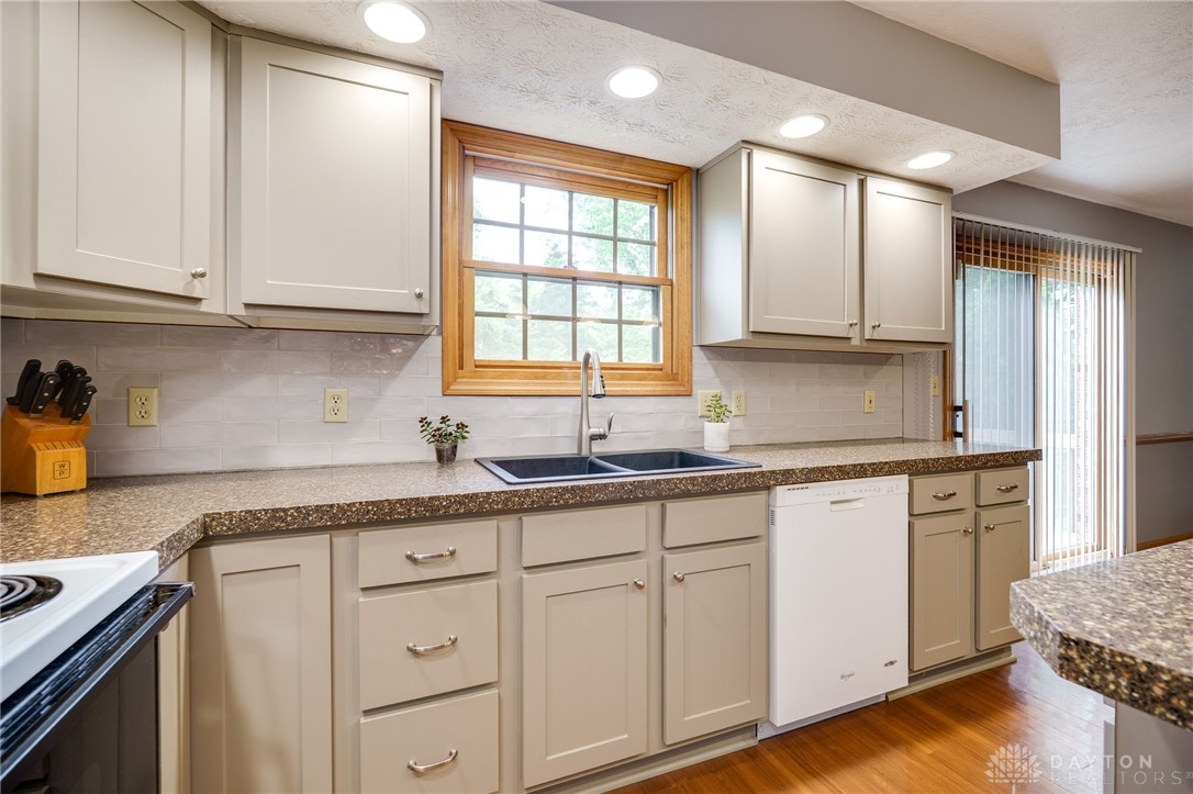 1795 Ashley Drive, Miamisburg, Ohio image 21