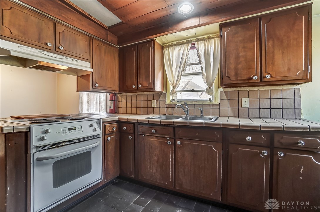 6261 Hoke Road, Clayton, Ohio image 16