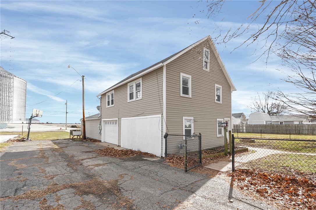 125 W Mound Street, South Charleston, Ohio image 46
