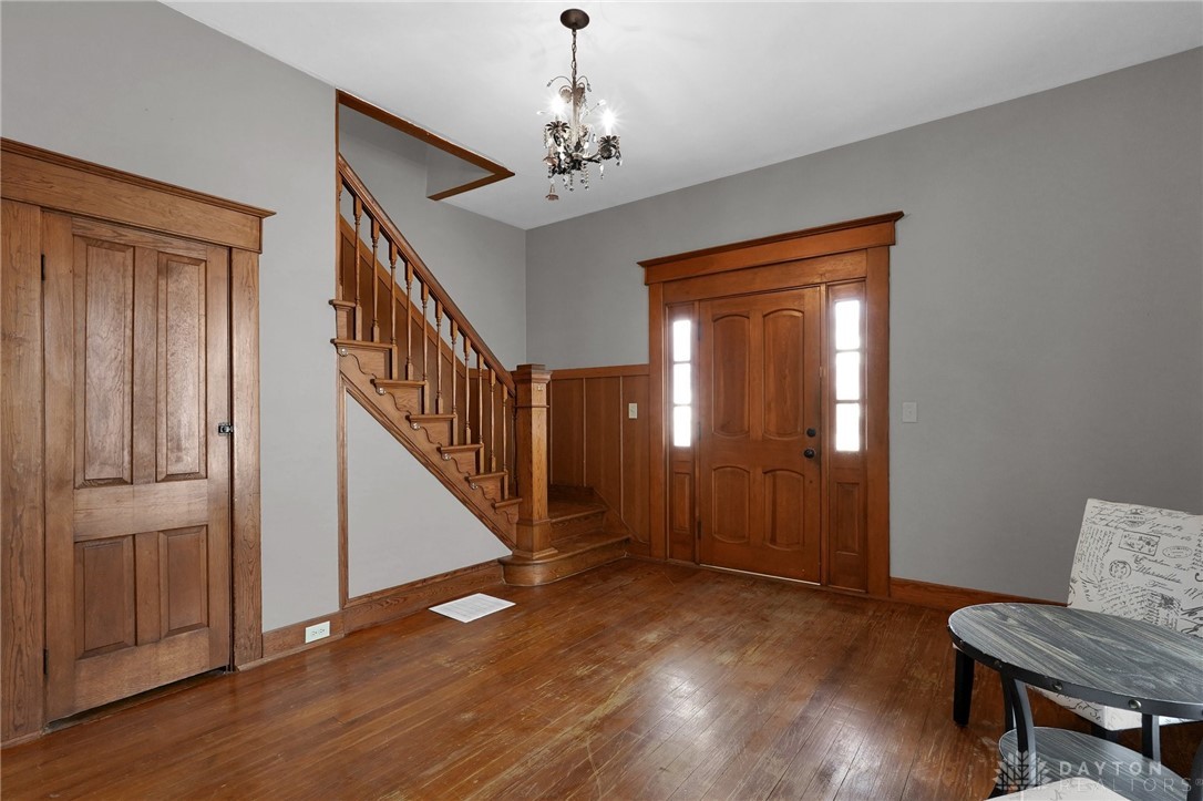 125 W Mound Street, South Charleston, Ohio image 3