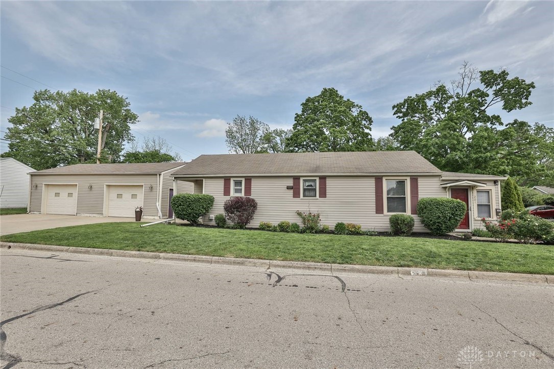 201 Bowman Avenue, Tipp City, Ohio image 1