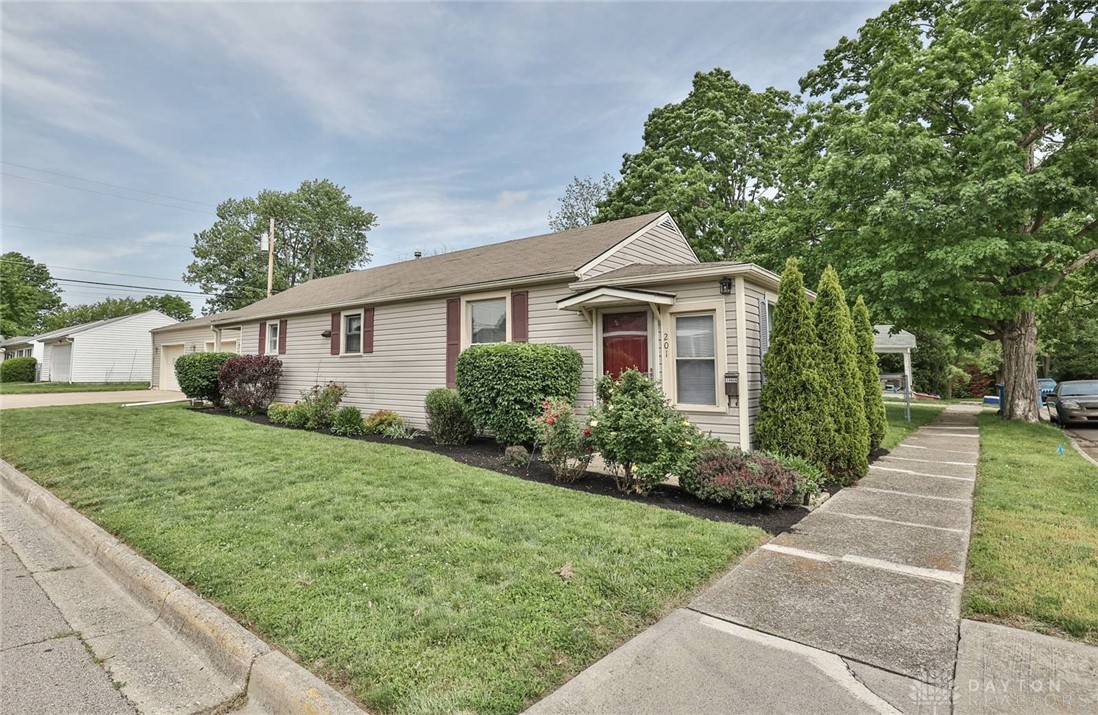 201 Bowman Avenue, Tipp City, Ohio image 2