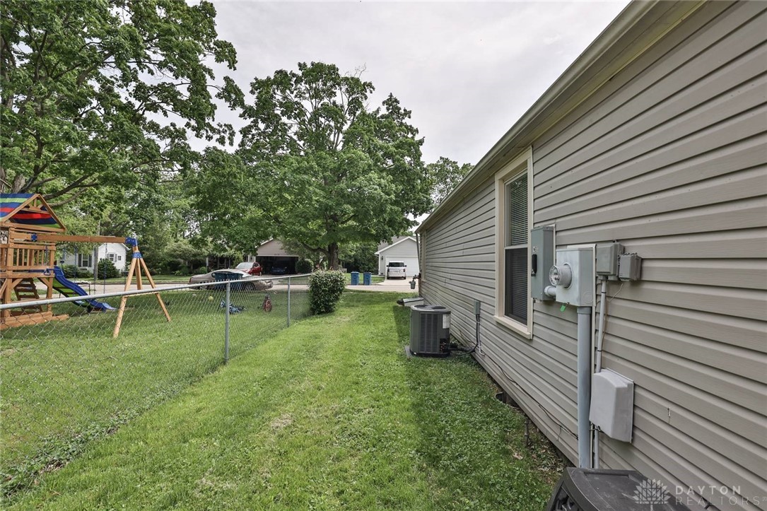 201 Bowman Avenue, Tipp City, Ohio image 23