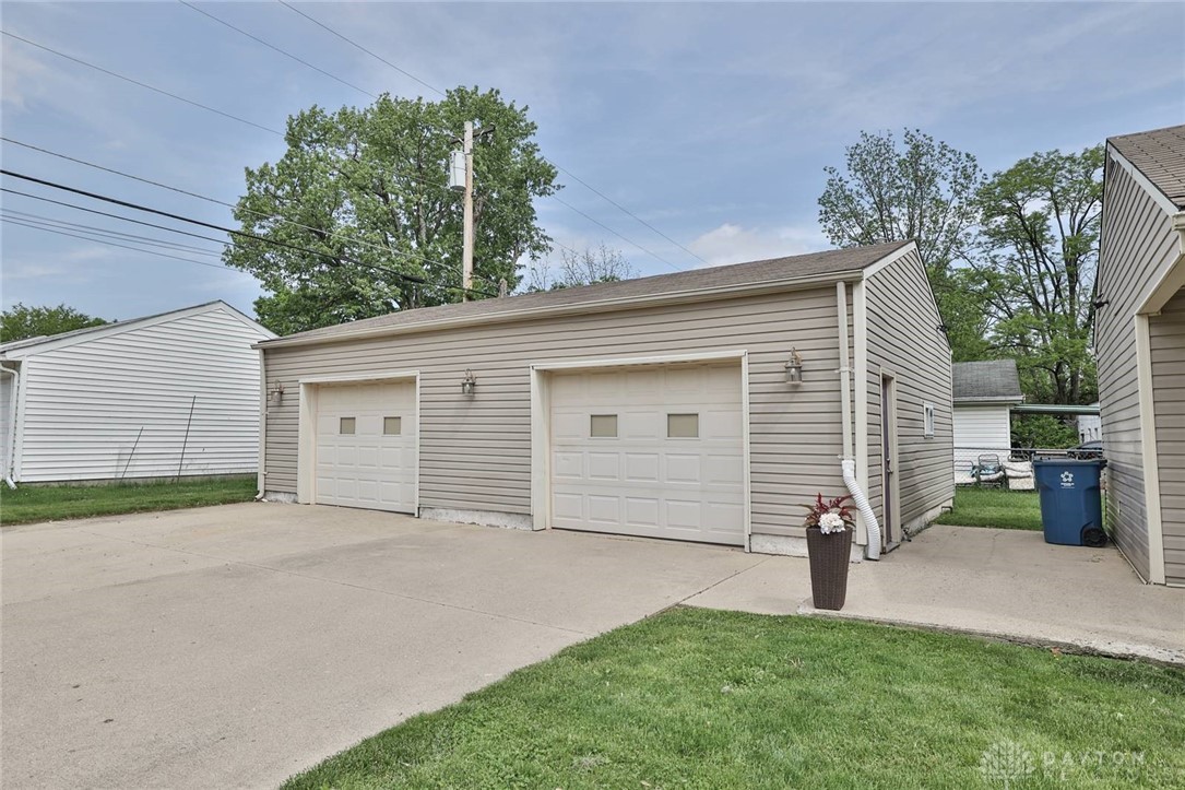 201 Bowman Avenue, Tipp City, Ohio image 24