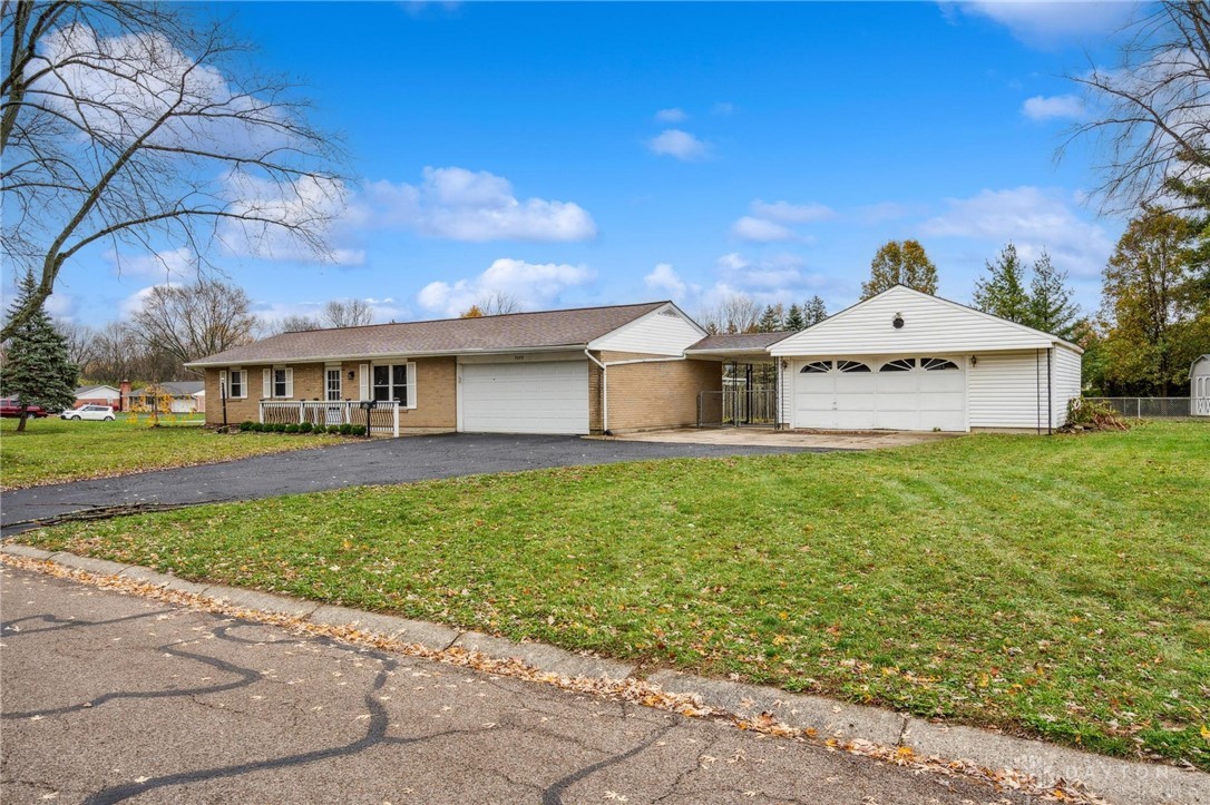 7693 Whitehall Drive, Dayton, Ohio image 3