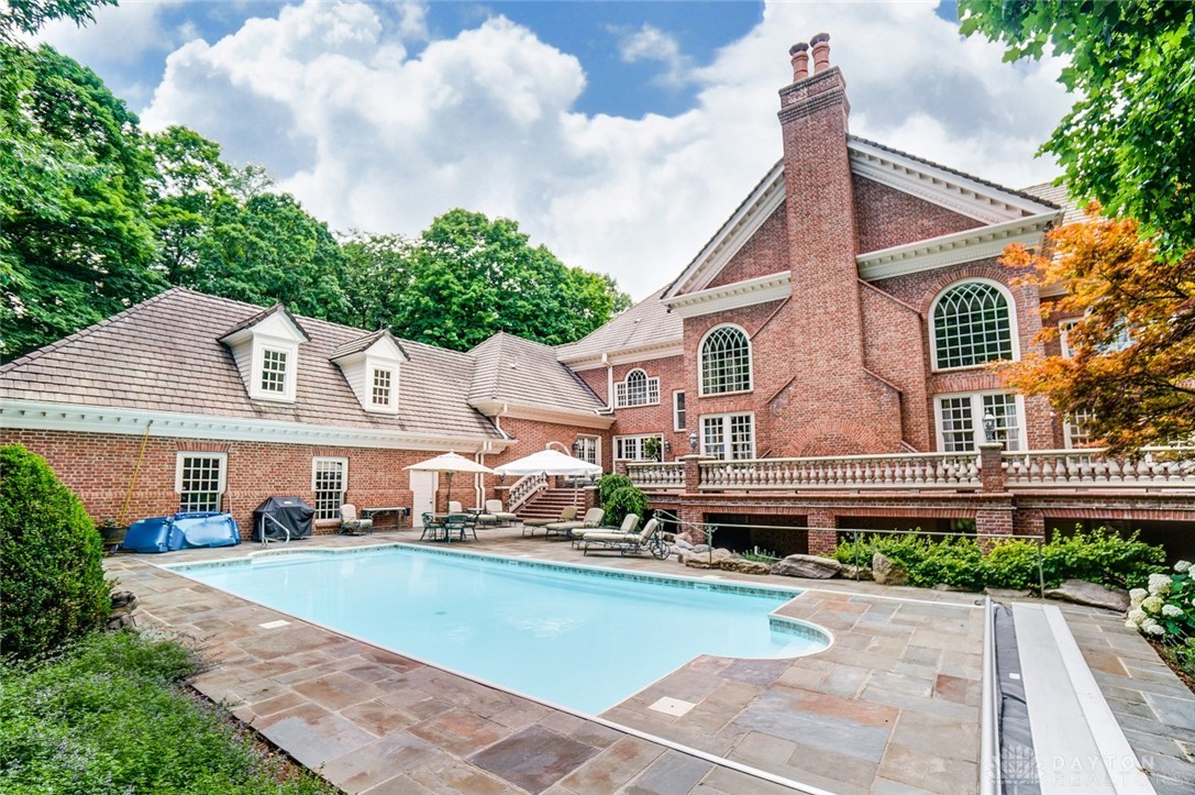 5048 Oak Manor Court
