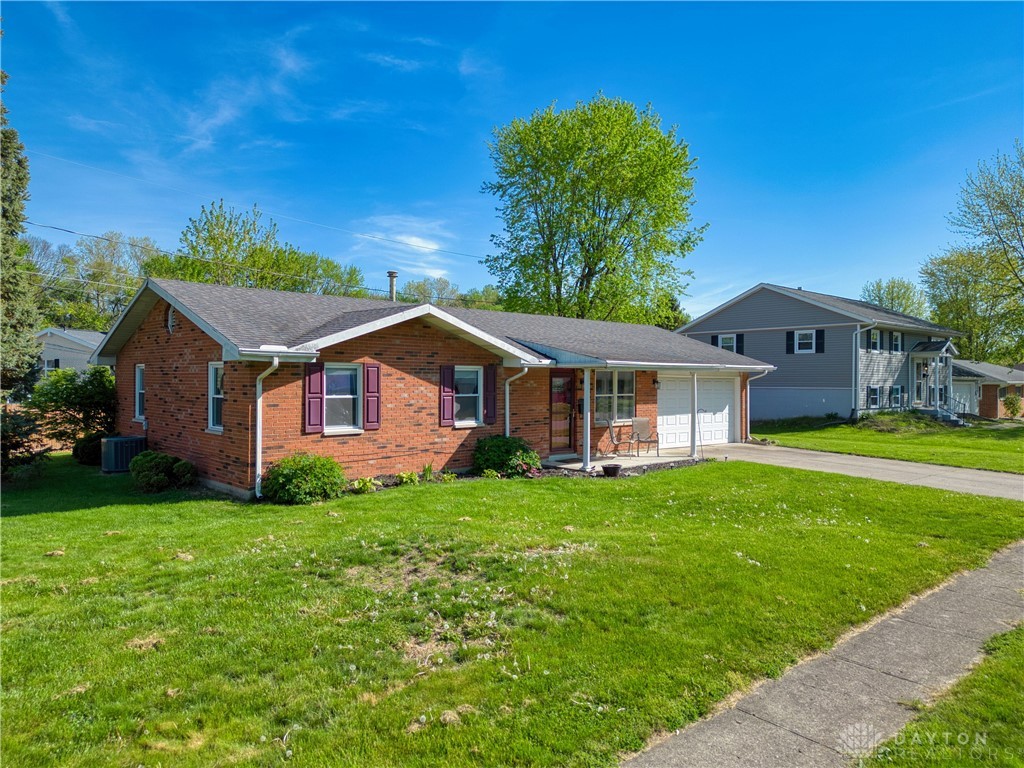 577 Redbud Lane, Xenia, Ohio image 3