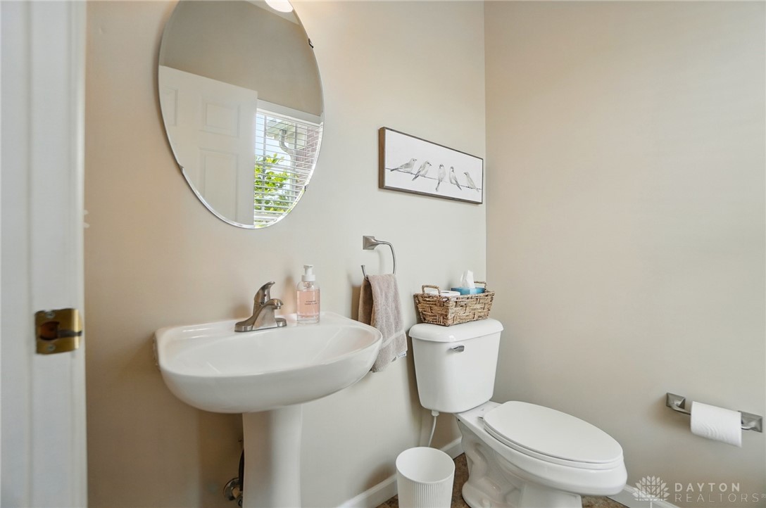 10800 Meadow Hawk Court, Dayton, Ohio image 31