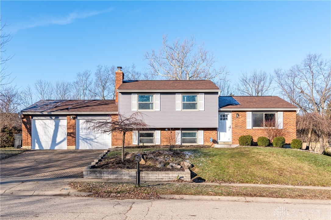 711 Jamestown Drive, Miamisburg, Ohio image 1