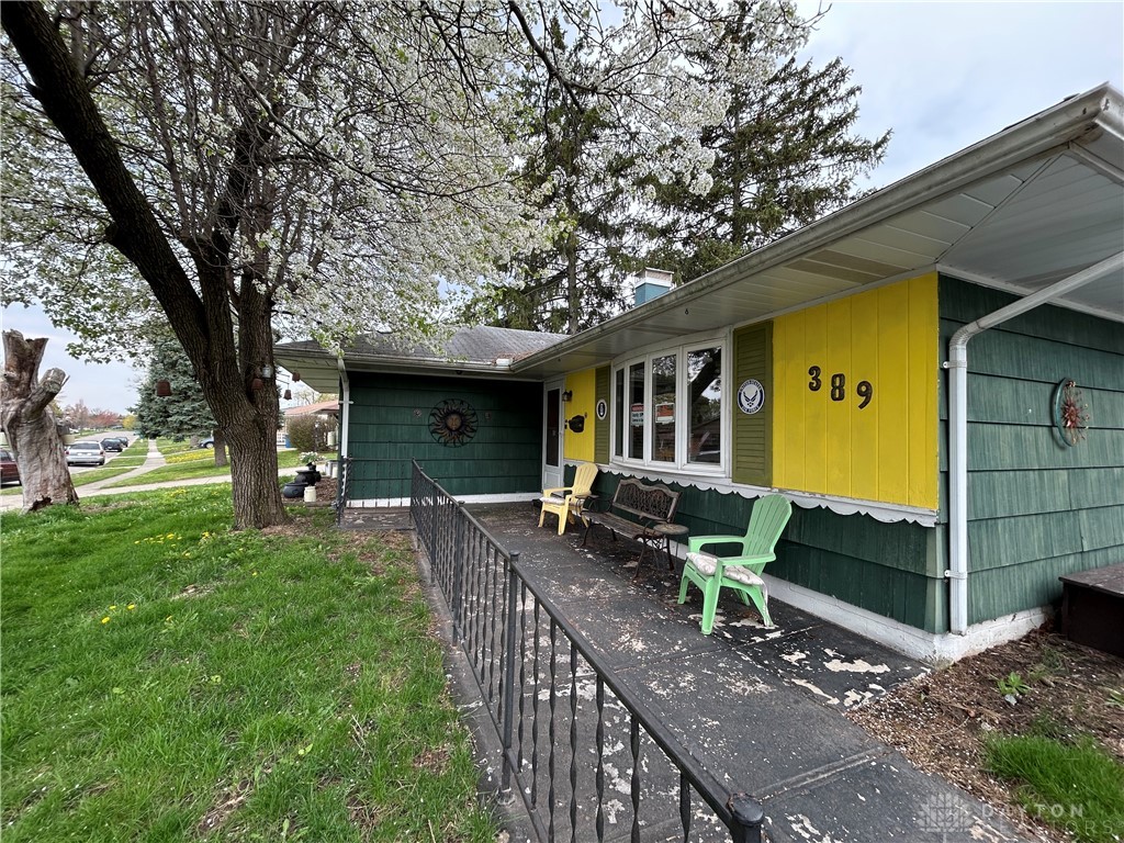 389 N Garber Drive, Tipp City, Ohio image 2