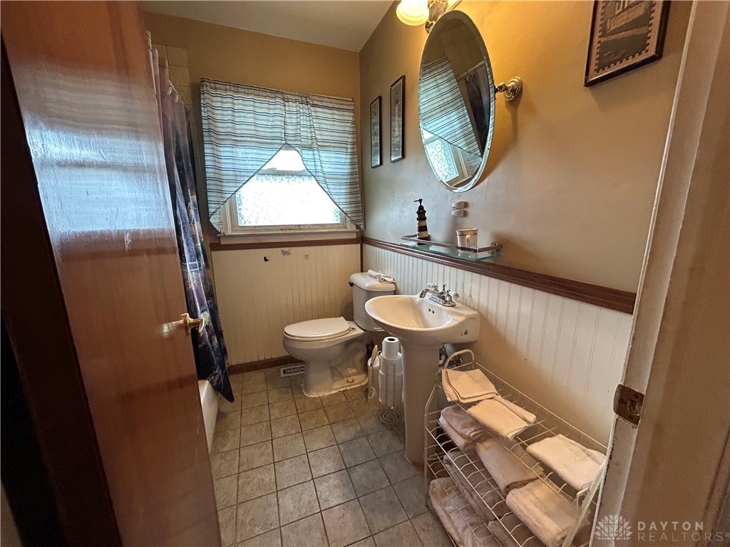 389 N Garber Drive, Tipp City, Ohio image 17