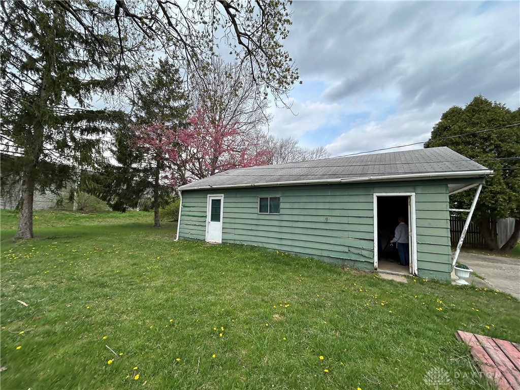 389 N Garber Drive, Tipp City, Ohio image 6