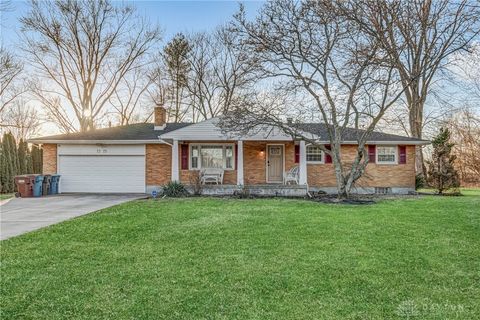 Photo of 7275 Mckenna Place, Englewood, OH 45322 (MLS # 952590)