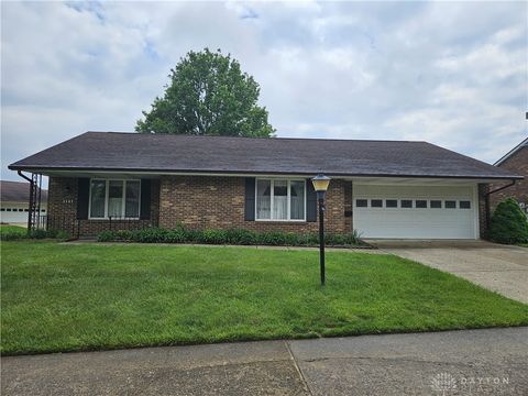 Photo of 1141 W Brixton Drive, Springfield, OH 45503 (MLS # 957824)