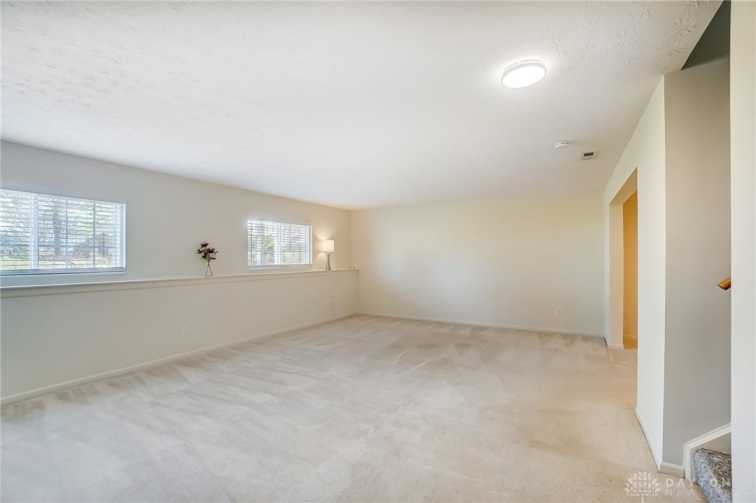 2523 Greenlefe Drive, Beavercreek, Ohio image 36
