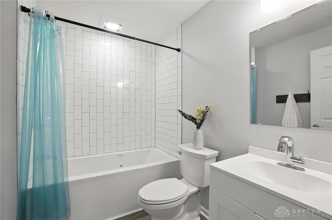 Tipp City, Ohio 45371, United States, 4 Bedrooms Bedrooms, ,3 BathroomsBathrooms,Residential,Active,172839