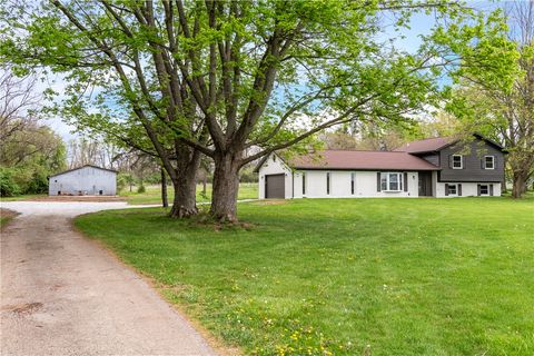 Photo of 5775 E Casstown Clark Road, Casstown, OH 45312 (MLS # 956549)