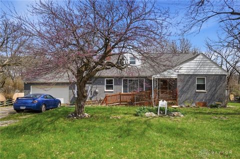 Homes For Sale - 1466 S Central Drive<br/> Beavercreek, OH 45432