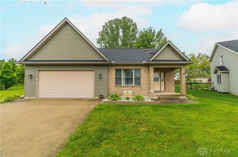 132 Village Green Sidney OH 45365