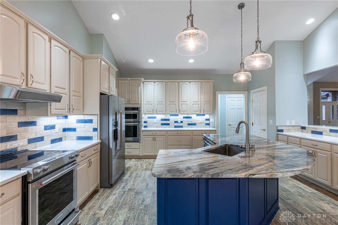 1361 Meadow Woods Court, Waynesville, Ohio image 11