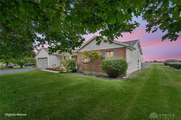 5800 MIDDLE URBANA RD, SPRINGFIELD, OH 45502 - Image 4e18b9ed440c243363dfb02debcfda50/3336402857