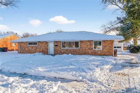 Photo of 1764 Lanbury Drive, Dayton, OH 45439 (MLS # 951319)