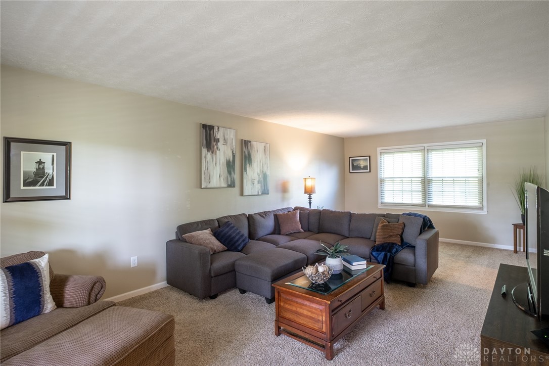329 Kenderton Trail, Beavercreek, Ohio image 5