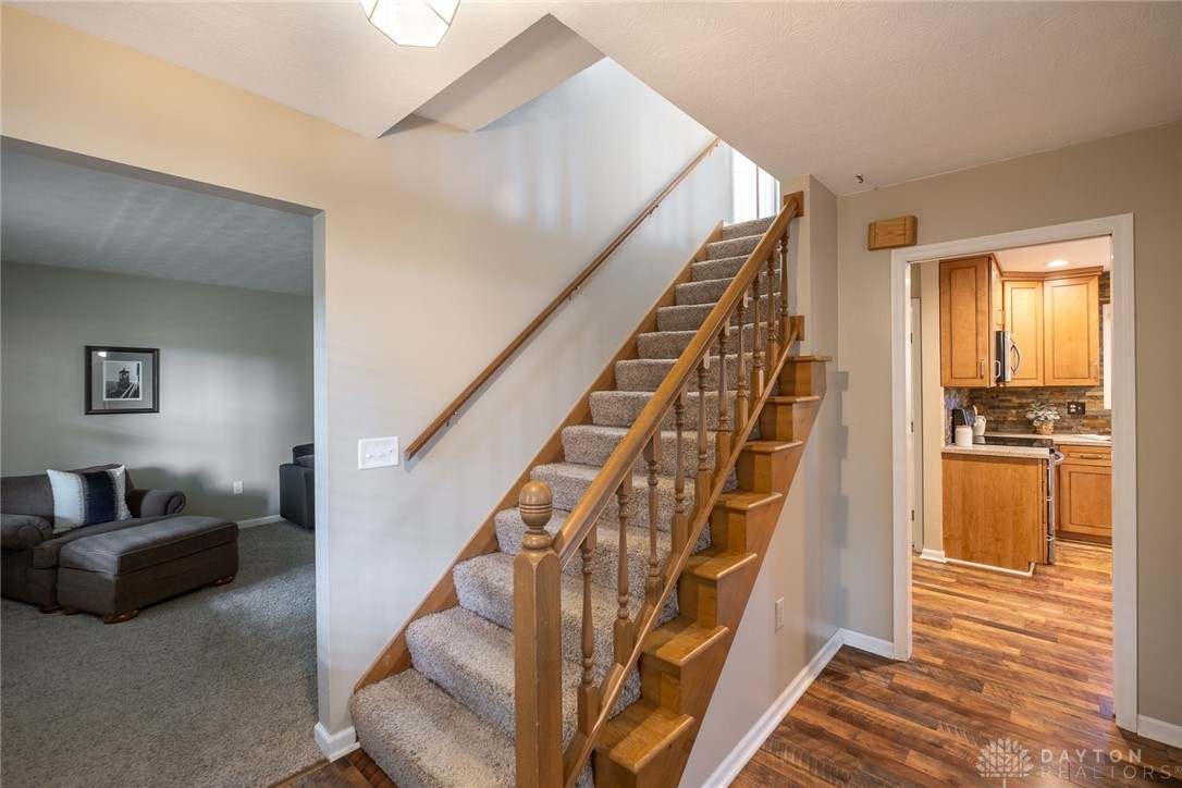 329 Kenderton Trail, Beavercreek, Ohio image 4