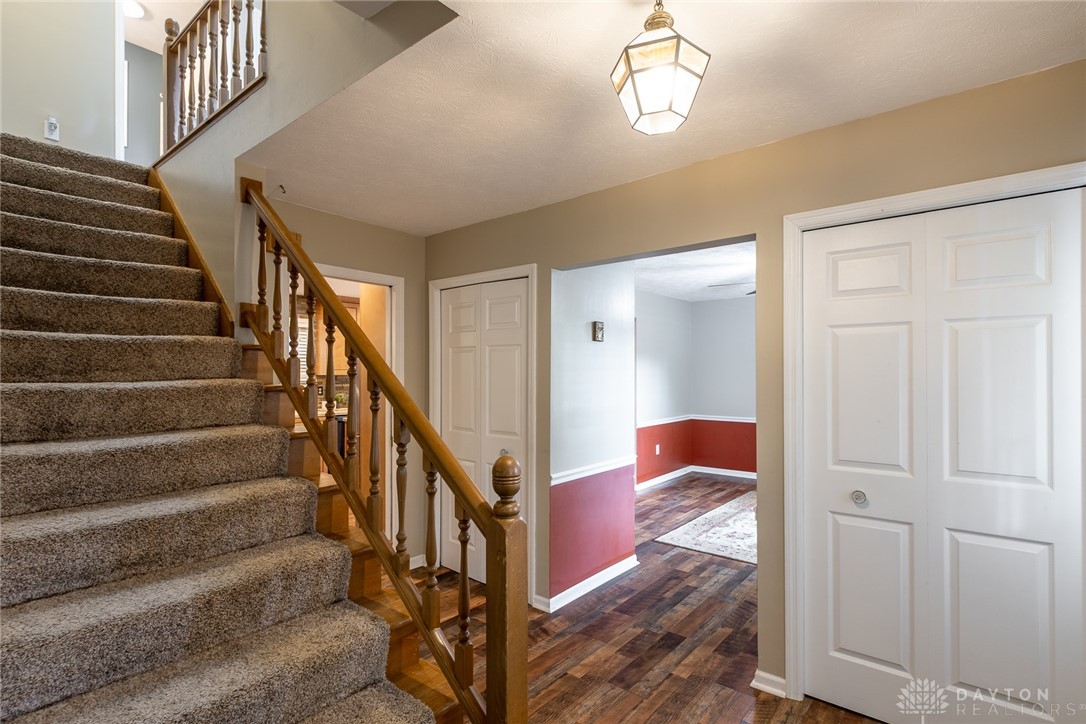 329 Kenderton Trail, Beavercreek, Ohio image 2