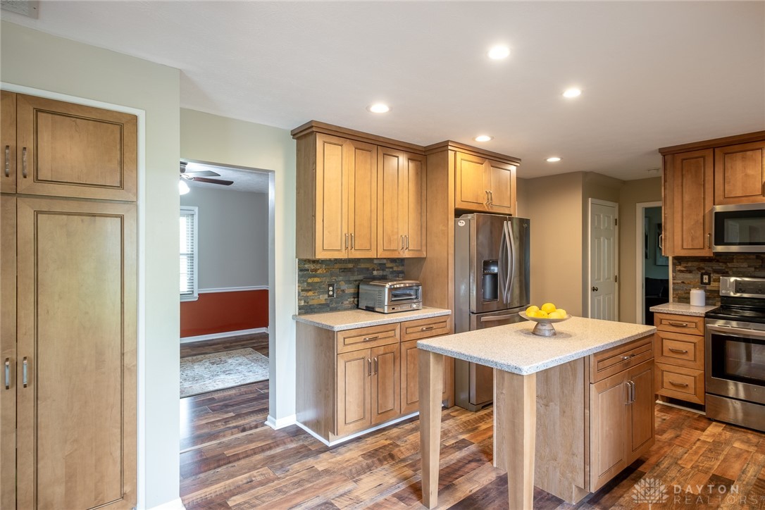 329 Kenderton Trail, Beavercreek, Ohio image 10