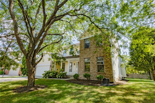 4581 HUNTWICKE DR, HILLIARD, OH 43026 - Image 4f2c224f855f1aeebef11644fd372e26/3084078205
