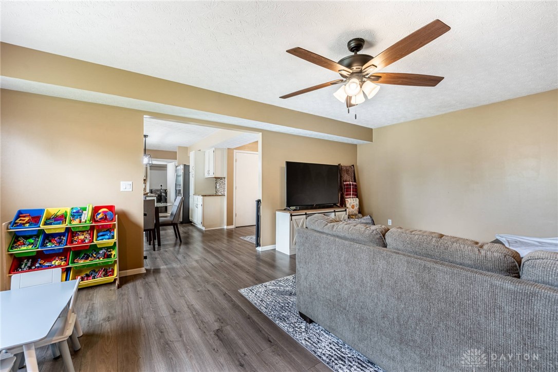 4333 Dobbin Circle, Dayton, Ohio image 12