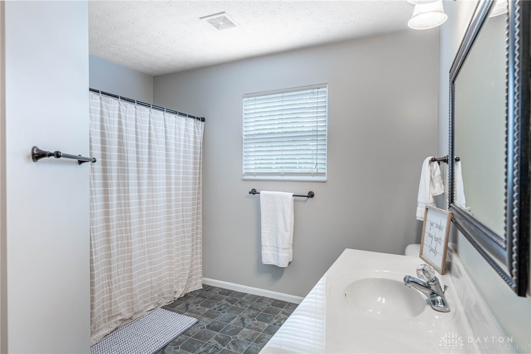 4333 Dobbin Circle, Dayton, Ohio image 25