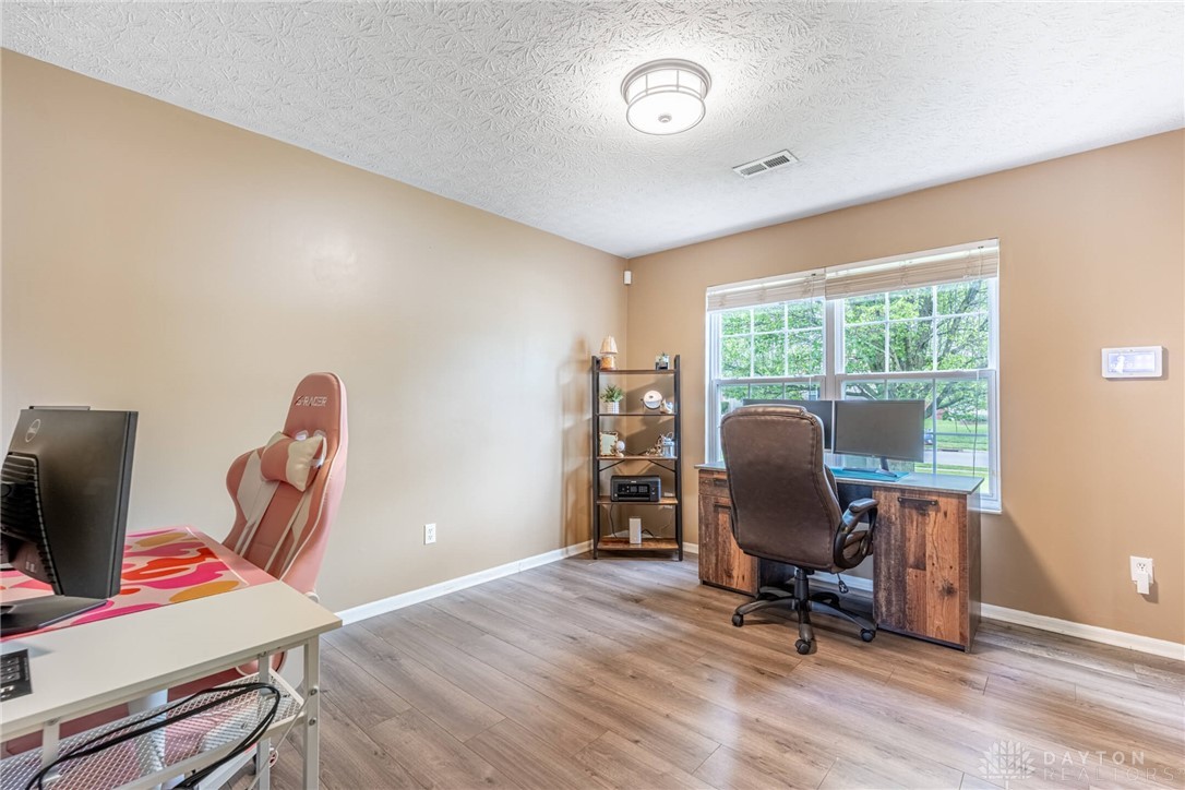 4333 Dobbin Circle, Dayton, Ohio image 14