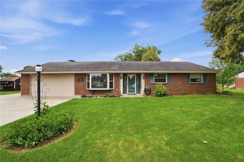 Photo of 406 W Herr Street, Englewood, OH 45322 (MLS # 961616)