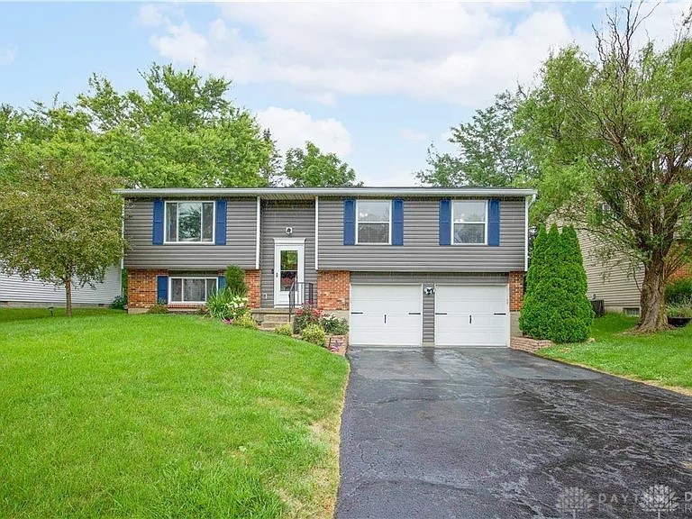 826 W Martindale Road, Englewood, Ohio image 1