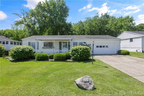 Photo of 427 Knickerbocker Avenue, Springfield, OH 45506 (MLS # 958752)