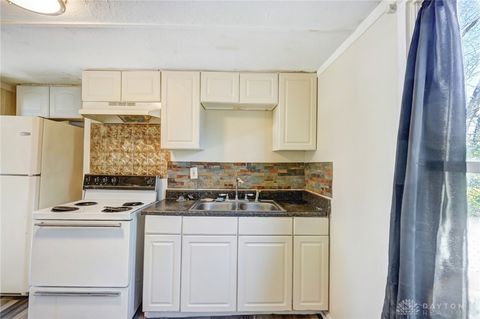 Tiny photo for 2150 Kensington Drive, Dayton, OH 45406 (MLS # 944980)